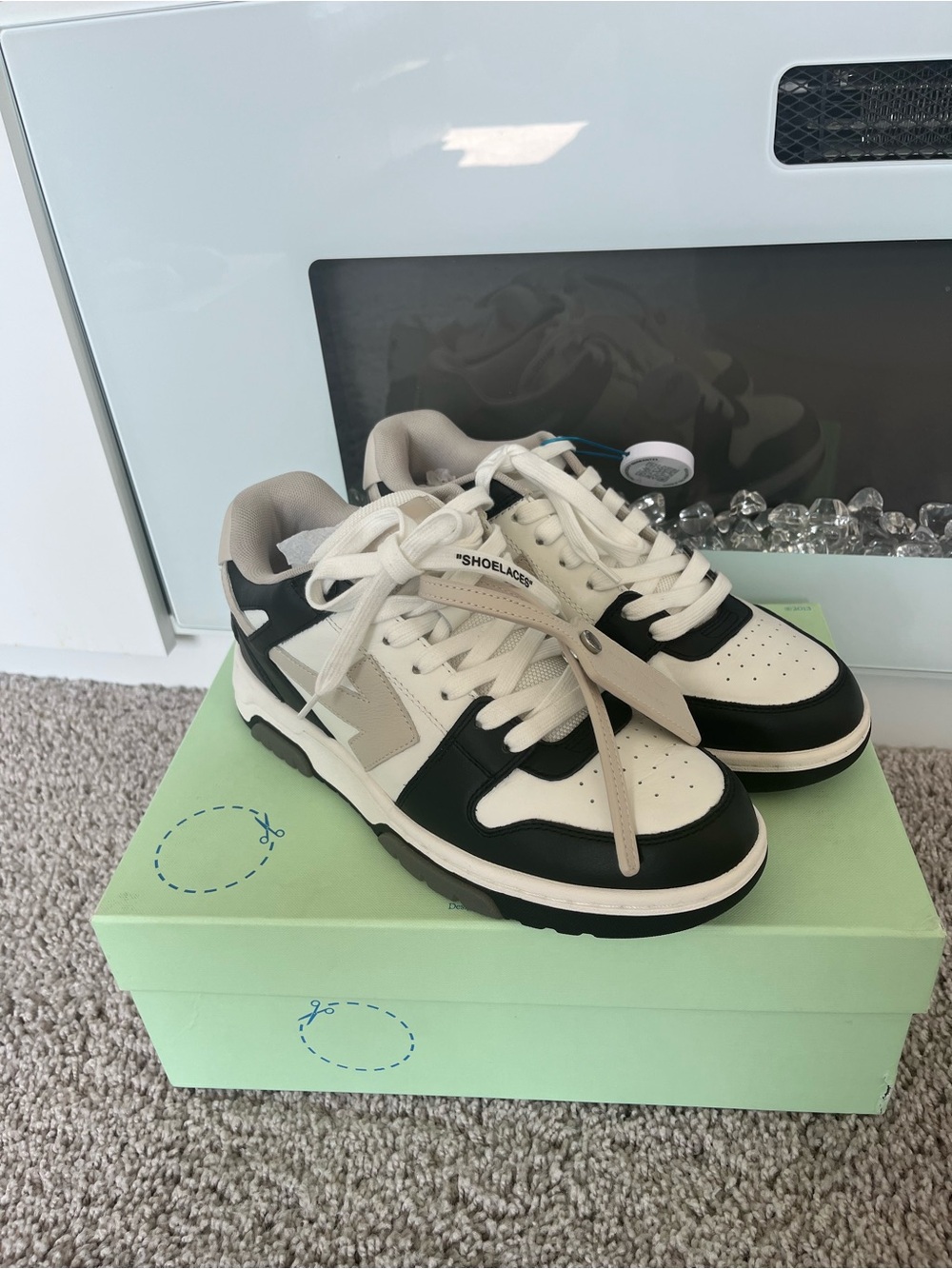 Off-White Out Of Office size 6(39EU) excellent condition